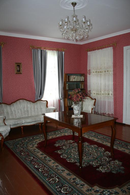 Guesthouse Gegi Kutaisi Oda fotoğraf