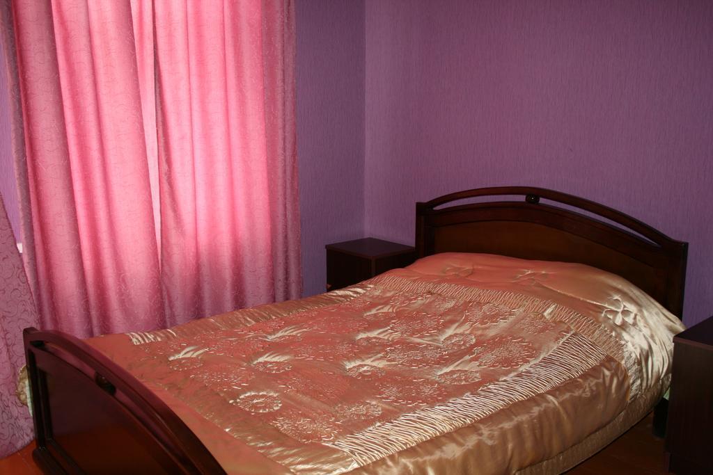 Guesthouse Gegi Kutaisi Oda fotoğraf