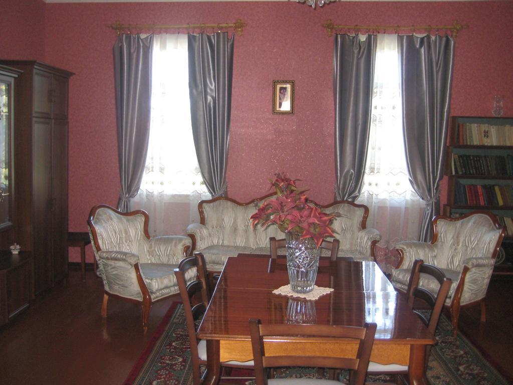 Guesthouse Gegi Kutaisi Oda fotoğraf